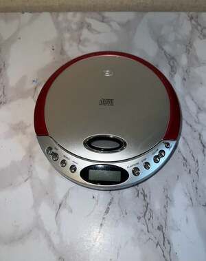 Durabrand CD-566 Portable Programmable CD Player Red/Silver